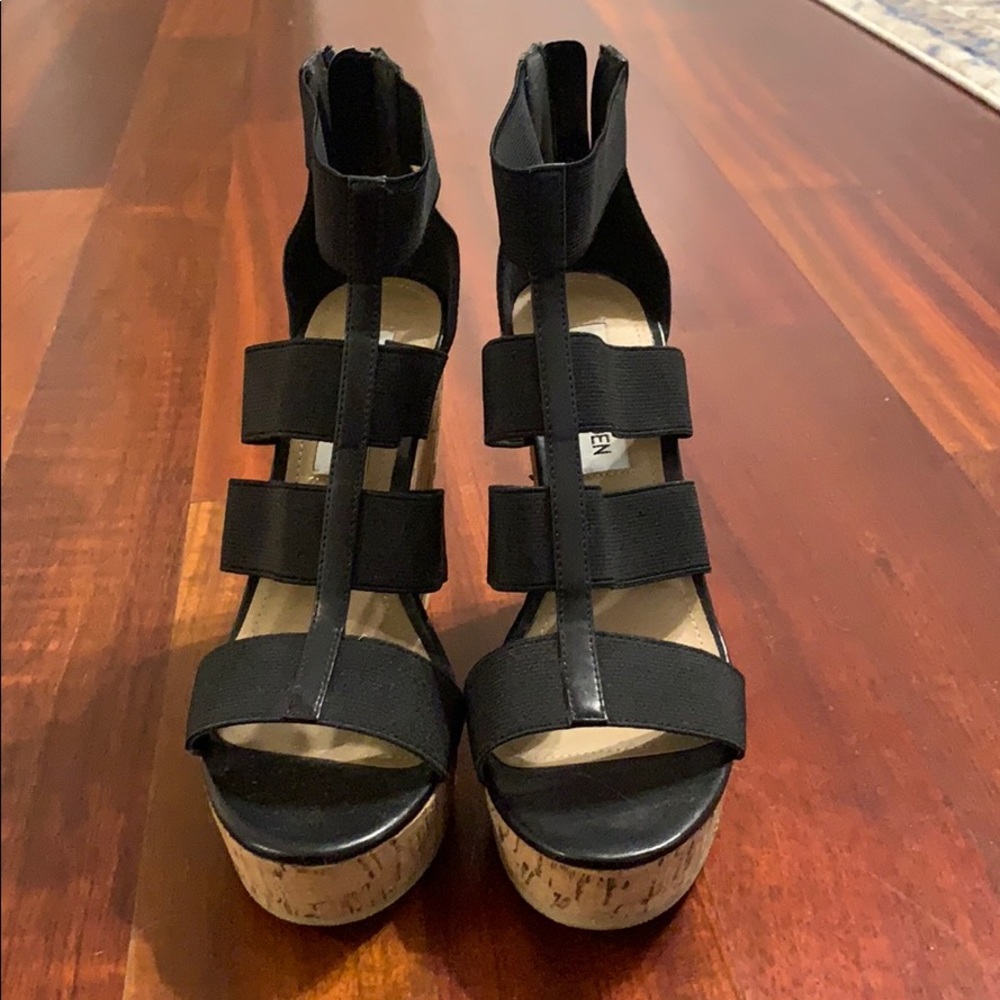 Steve Madden Black Wedges